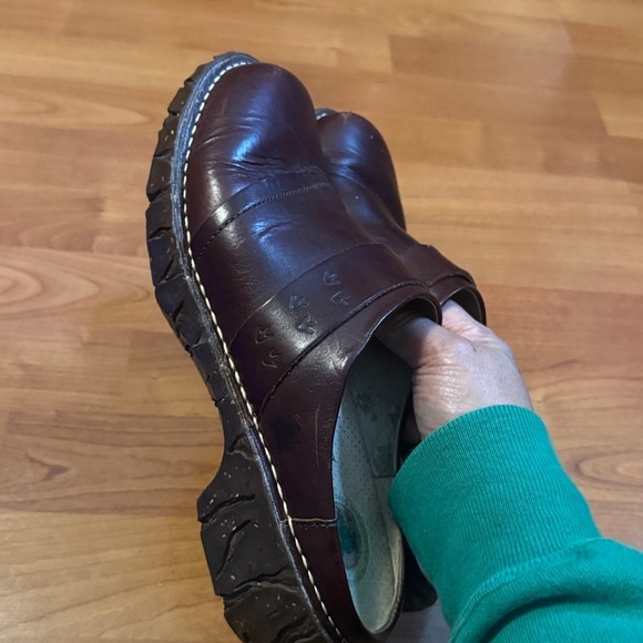 El Naturalista Clog Shoes Size 9 Brown